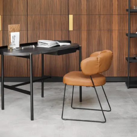 Scrittoio in legno con gambe in metallo Madame di Calligaris