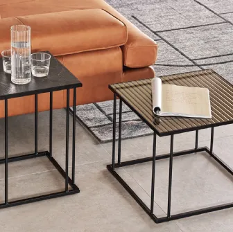 Tavolino quadrato con struttura in metallo Renee 01 di Calligaris