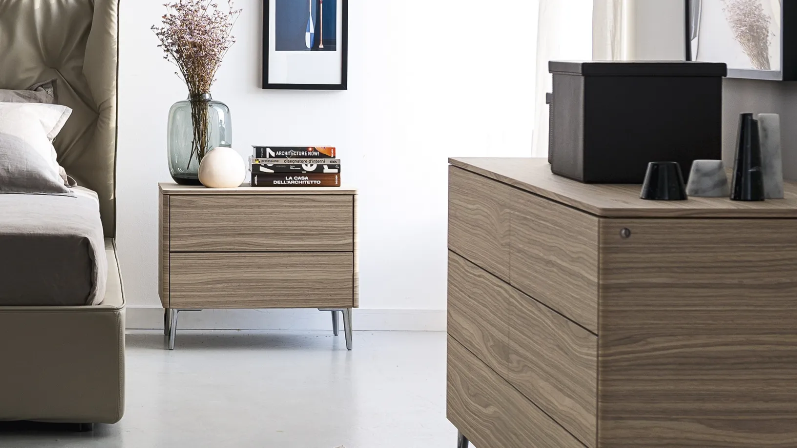 Comodino in legno con piano in ceramica Boston di Calligaris