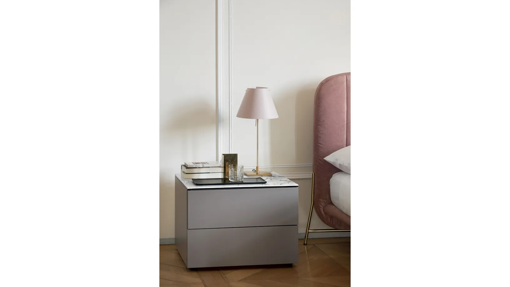 Comodino in laccato opaco Universal di Calligaris