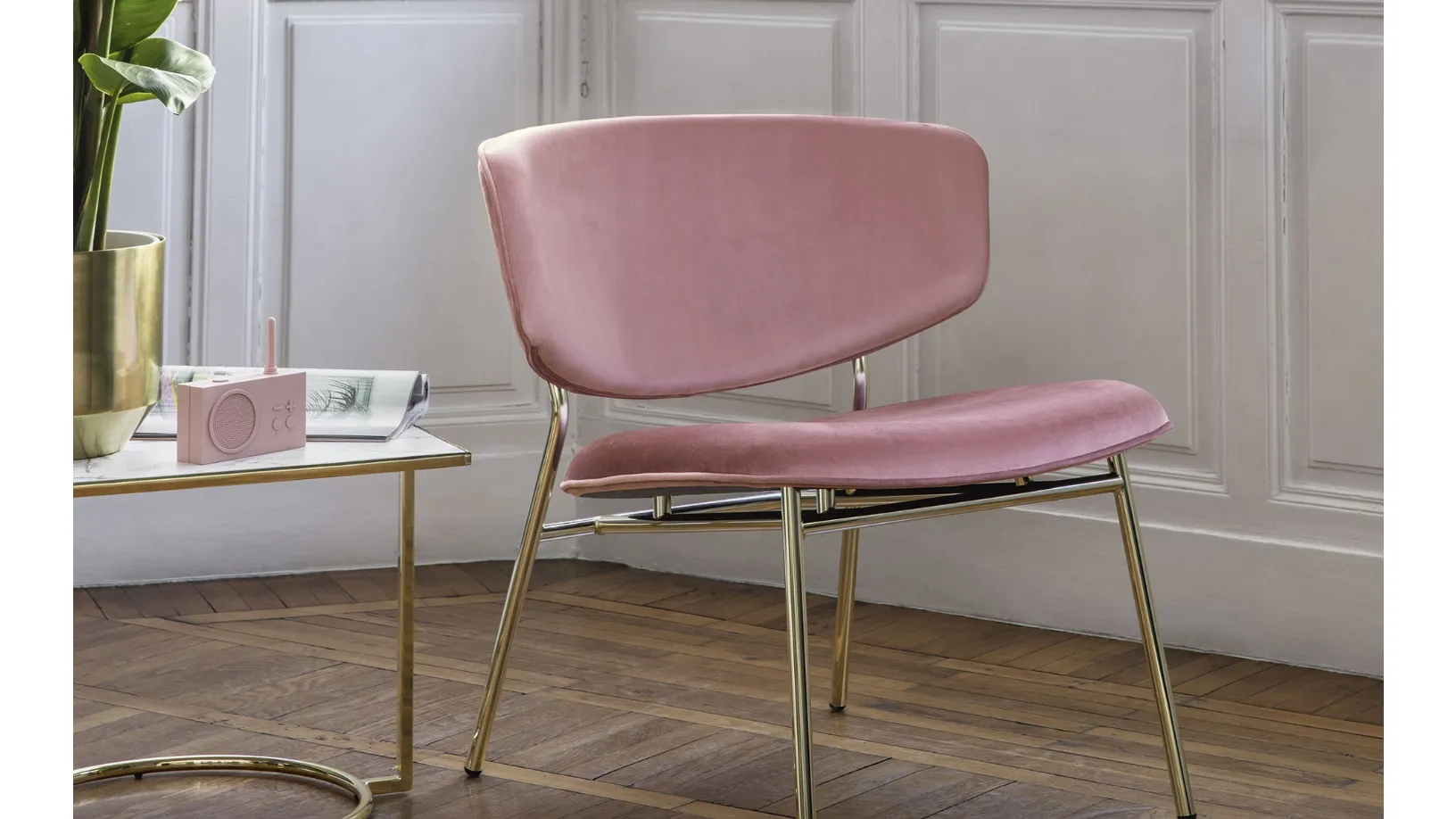 Poltroncina classica con struttura in ottone lucido Fifties di Calligaris