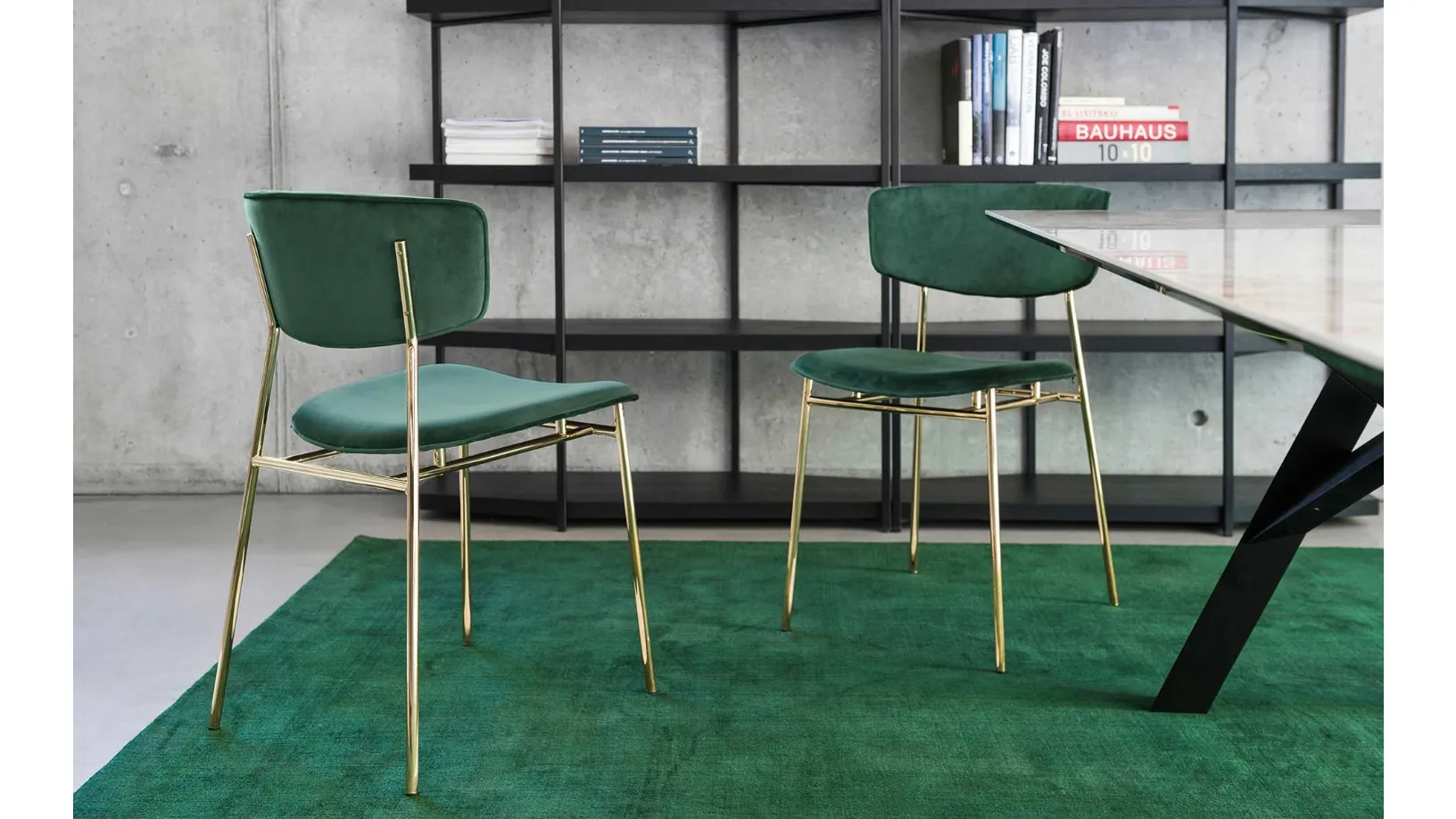 Sedia in tessuto con struttura in ottone lucido Fifties di Calligaris