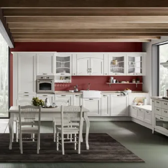 Cucina Classica angolare Aurea in Frassino laccato Bianco Artico di Creo