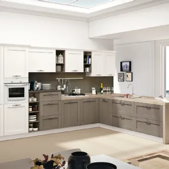 Cucina Classiche Iris finitura Bianco Camelia e Grigio invecchiato di Creo
