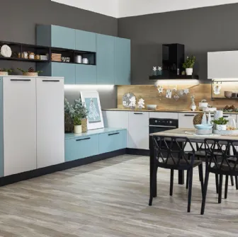 Cucina Moderna angolare Zoe in laccato opaco Verde Fiordo e Bianco di Creo