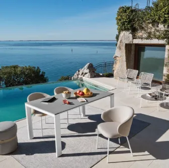 Tavolo Dorian con top in Laminato effetto Cemento di Connubia Outdoor