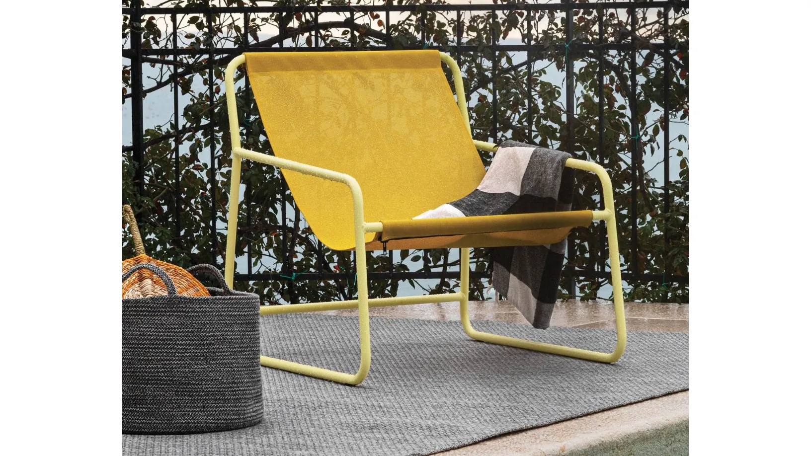 Poltrona Lounge Easy di Connubia Outdoor