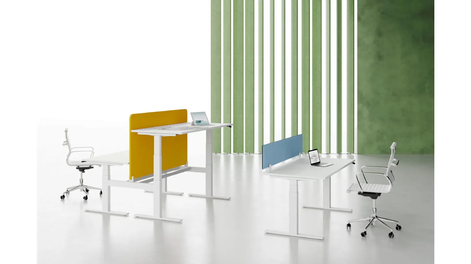 Scrivania Operativa ET in laccato opaco bianco e separè dai colori vivaci di Colombini Office